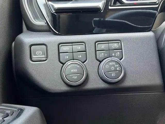 2026 Chevrolet Silverado 1500 4WD Crew Cab Short Bed LT Trail Boss