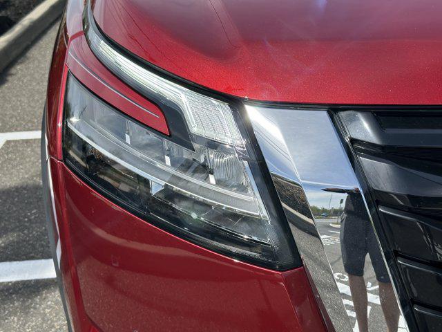 2024 Nissan Pathfinder SL 4WD