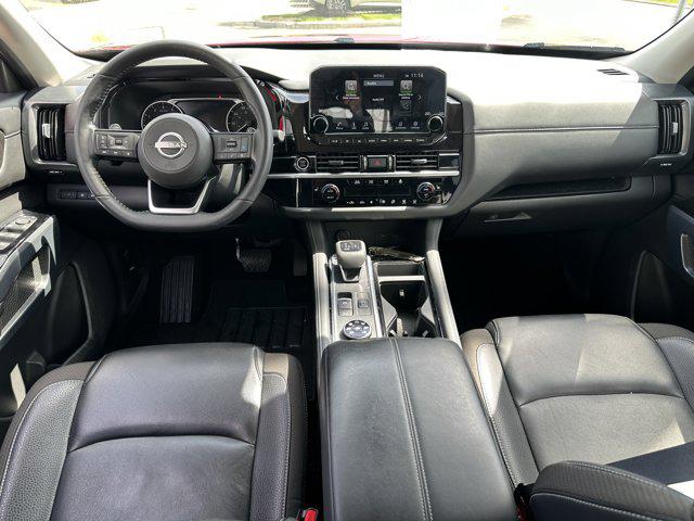 2024 Nissan Pathfinder SL 4WD