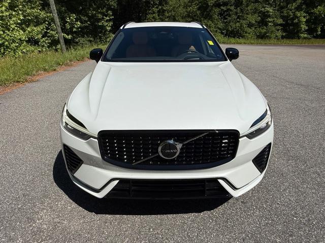 2023 Volvo XC60 B6 Ultimate Dark Theme