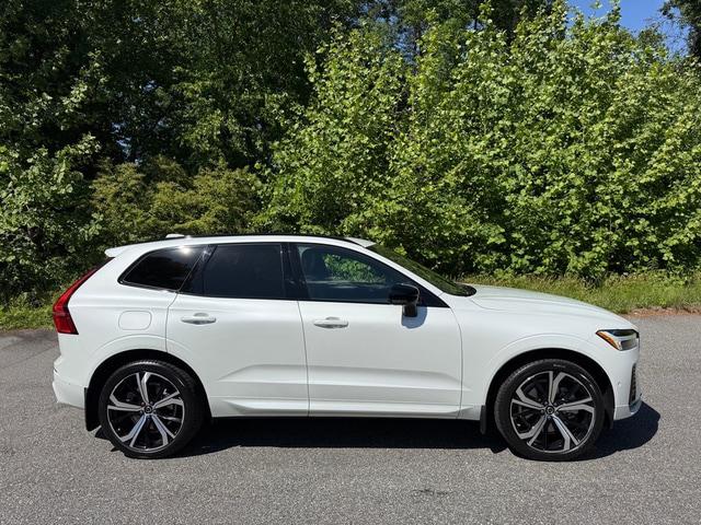 2023 Volvo XC60 B6 Ultimate Dark Theme