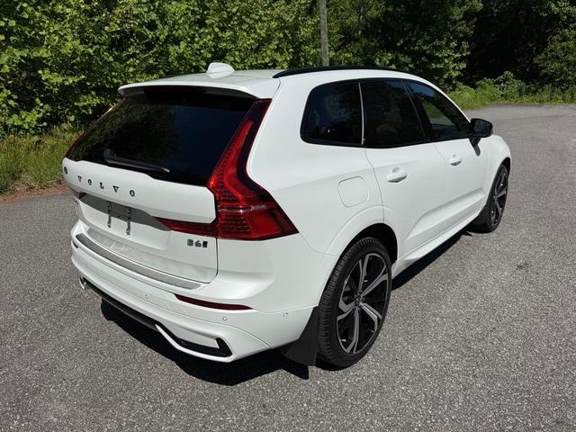 2023 Volvo XC60 B6 Ultimate Dark Theme