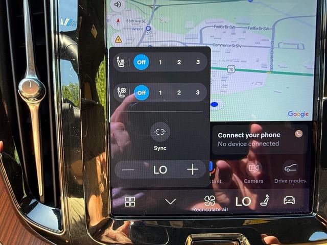 2023 Volvo XC60 B6 Ultimate Dark Theme