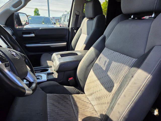 2016 Toyota Tundra SR5 5.7L V8 2016 Toyota Tundra SR5 5.7L V8