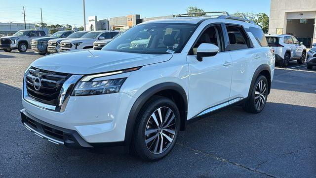 2024 Nissan Pathfinder Platinum FWD