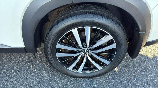 2024 Nissan Pathfinder Platinum FWD