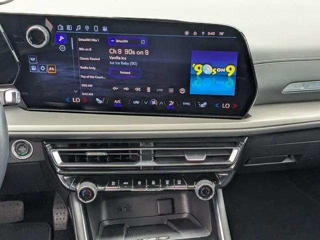2025 Chevrolet Traverse FWD LT