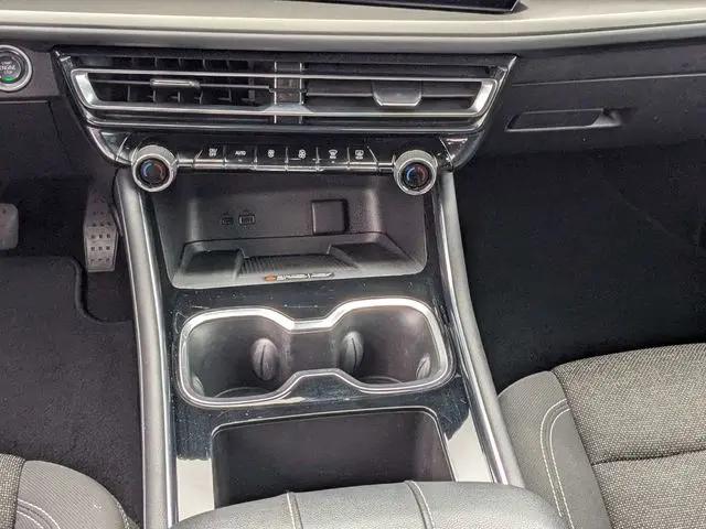 2025 Chevrolet Traverse FWD LT