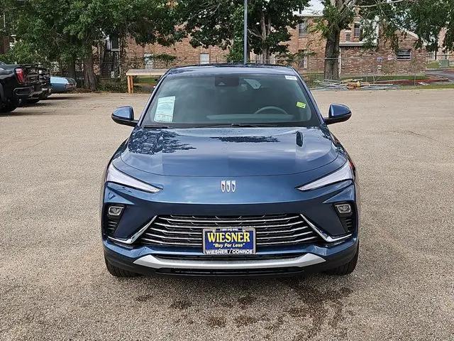 2026 Buick NV Preferred FWD
