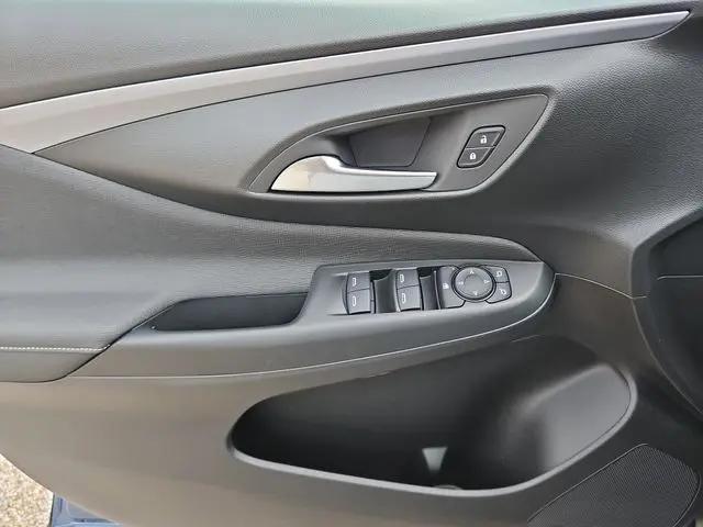 2026 Buick NV Preferred FWD