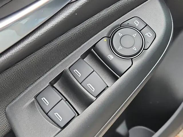2026 Buick NV Preferred FWD