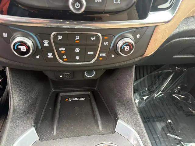2023 Chevrolet Traverse AWD Premier