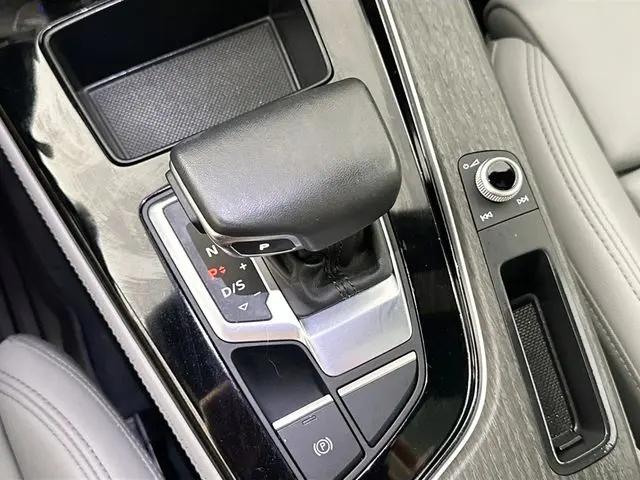 2024 Audi A4 Premium Plus 45 TFSI S line quattro S tronic