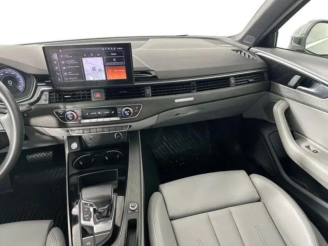 2024 Audi A4 Premium Plus 45 TFSI S line quattro S tronic