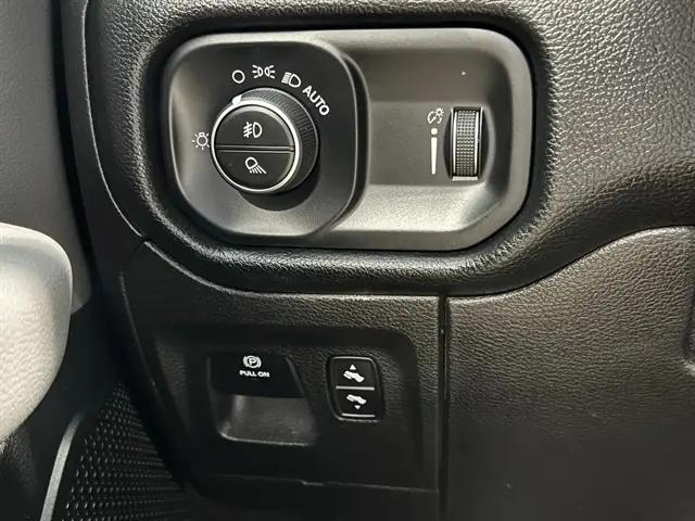 2020 Ram 1500 Big Horn Crew Cab 4x4 57 Box