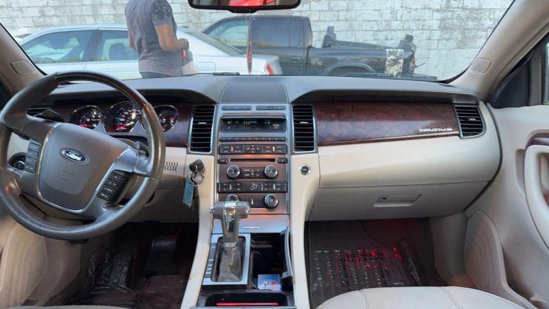 2011 Ford Taurus Limited