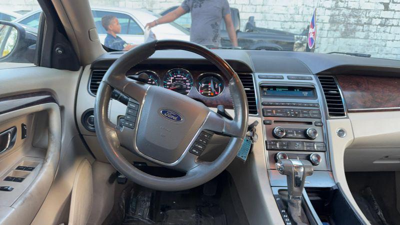 2011 Ford Taurus Limited