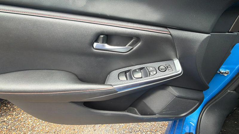 2024 Nissan Sentra SR Xtronic CVT