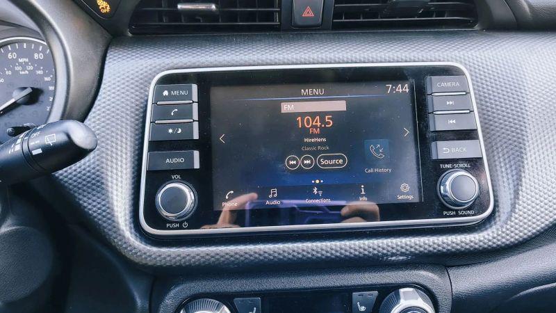 2019 Nissan Kicks S