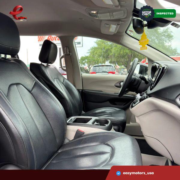 2022 Chrysler Pacifica Touring L