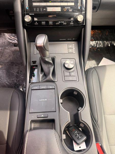 2023 Lexus IS 300 300