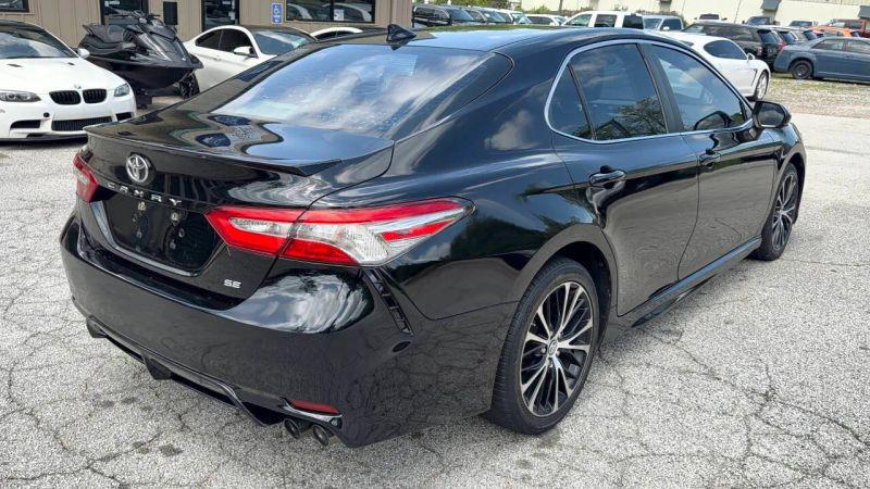 2019 Toyota Camry SE