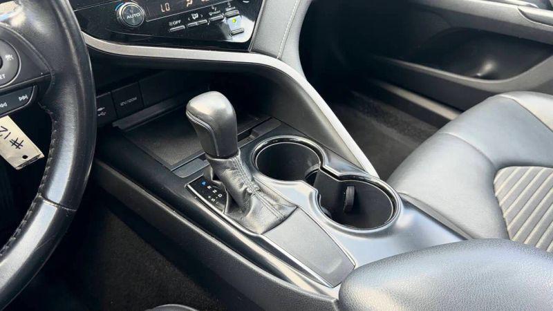 2019 Toyota Camry SE