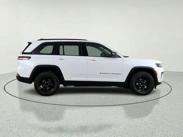 2026 Jeep Grand Cherokee Altitude 4x4