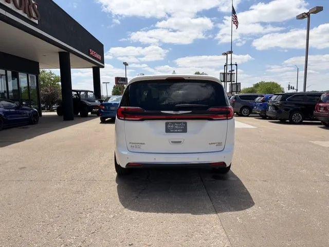2021 Chrysler Pacifica Limited AWD