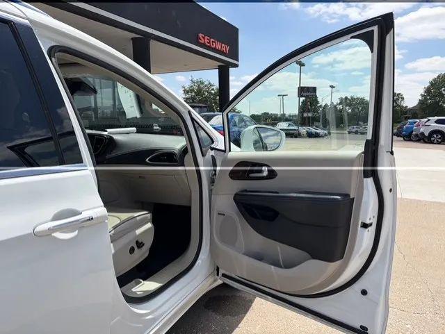 2021 Chrysler Pacifica Limited AWD