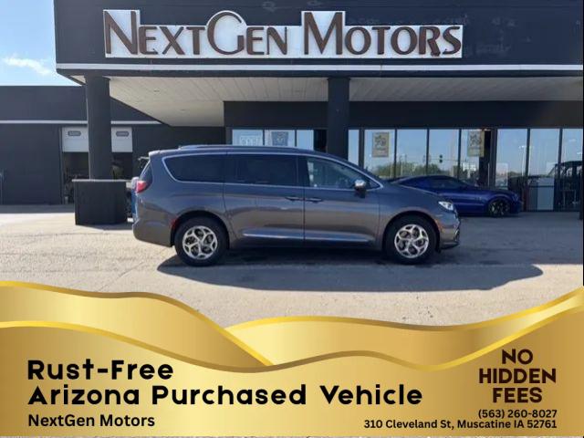 2021 Chrysler Pacifica Limited AWD for sale in Muscatine, IA