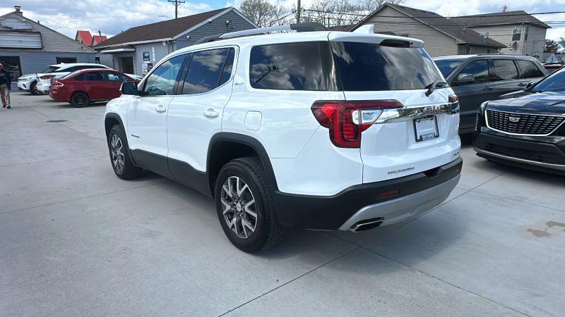 2022 GMC Acadia AWD SLT