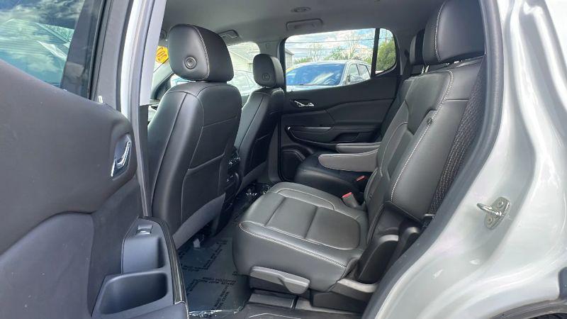 2022 GMC Acadia AWD SLT