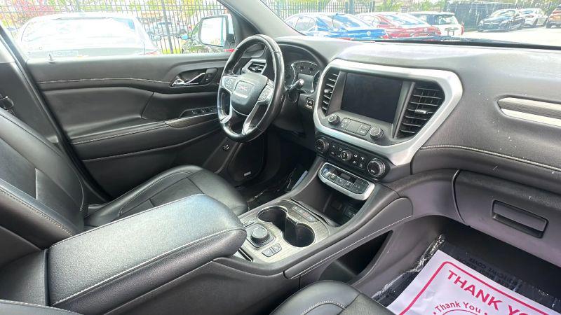 2022 GMC Acadia AWD SLT