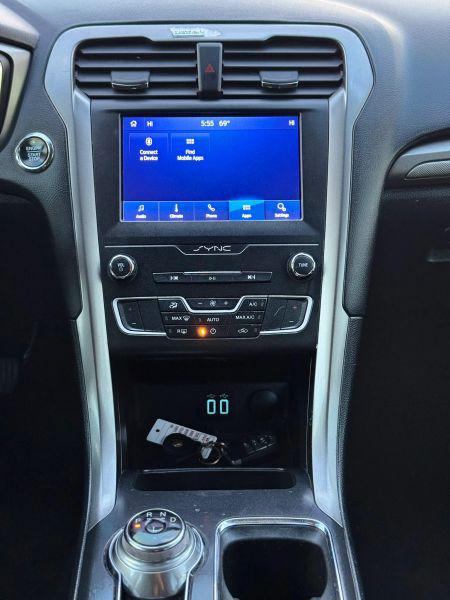 2020 Ford Fusion SE