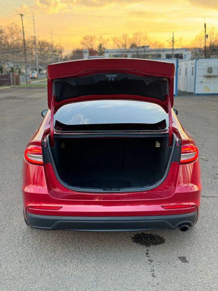 2020 Ford Fusion SE