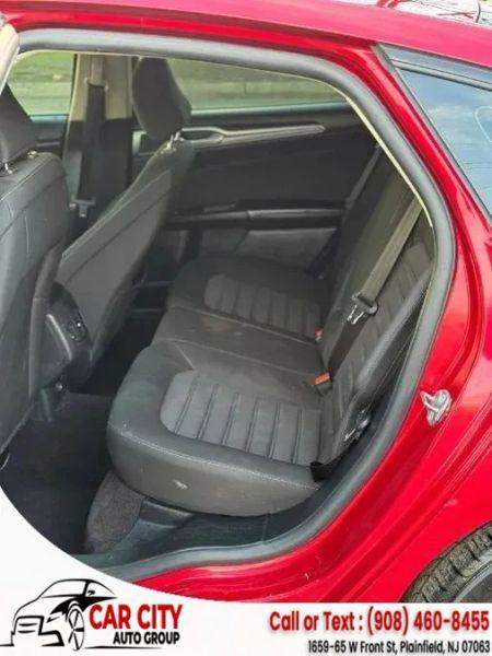 2020 Ford Fusion SE