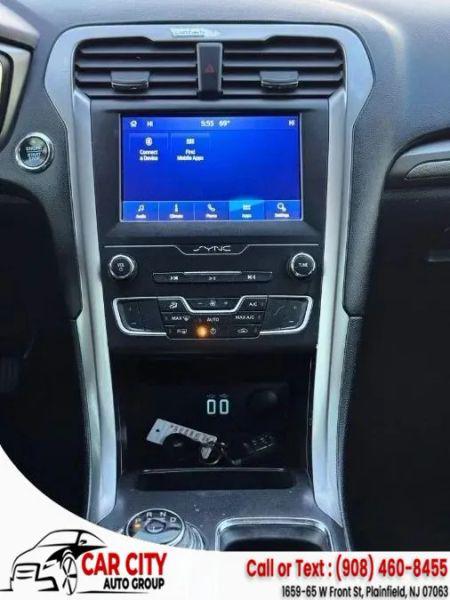 2020 Ford Fusion SE