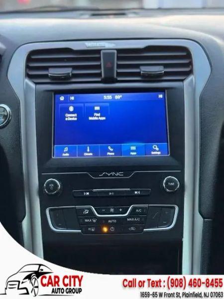 2020 Ford Fusion SE