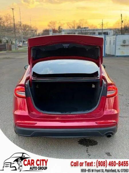2020 Ford Fusion SE