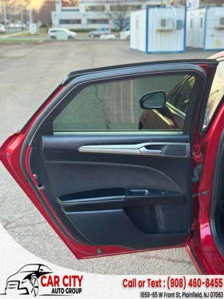 2020 Ford Fusion SE