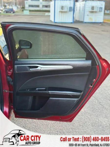 2020 Ford Fusion SE