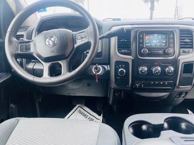 2017 Ram 2500 Tradesman Crew Cab 4x4 6'4" Box