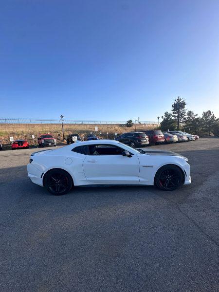 2022 Chevrolet Camaro RWD Coupe 2LT