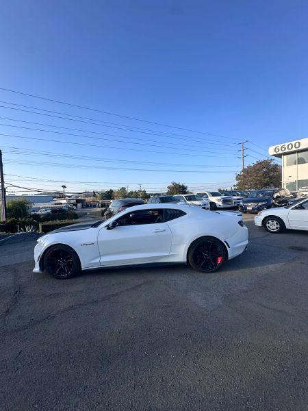 2022 Chevrolet Camaro RWD Coupe 2LT