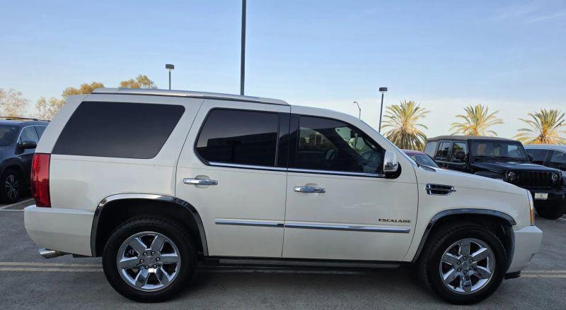 2012 Cadillac Escalade Luxury