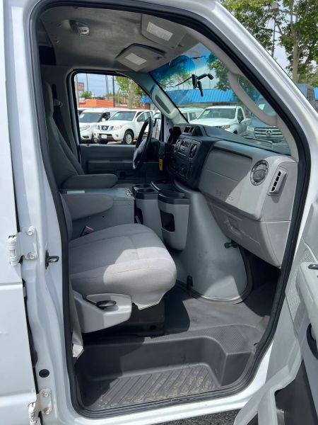 2014 Ford E-250 Base