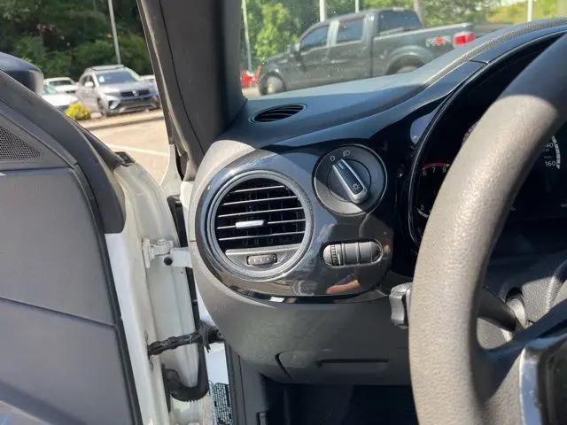 2015 Volkswagen Beetle 1.8T Fleet Edition