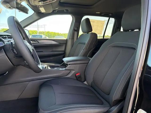 2026 Jeep Grand Cherokee Altitude 4x4