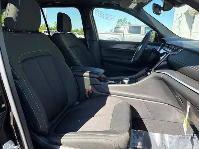 2026 Jeep Grand Cherokee Altitude 4x4